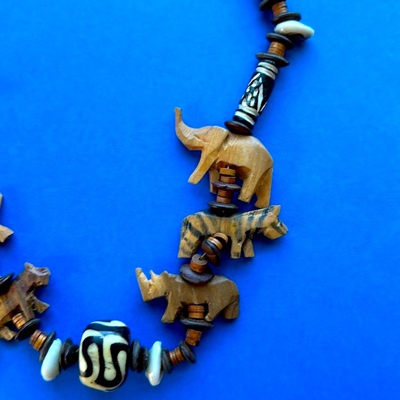 African Tribal Wooden Fetish Necklace Hand Carved Safari Animals - Picture 4 of 6